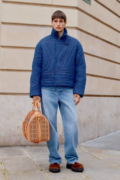 Look 16